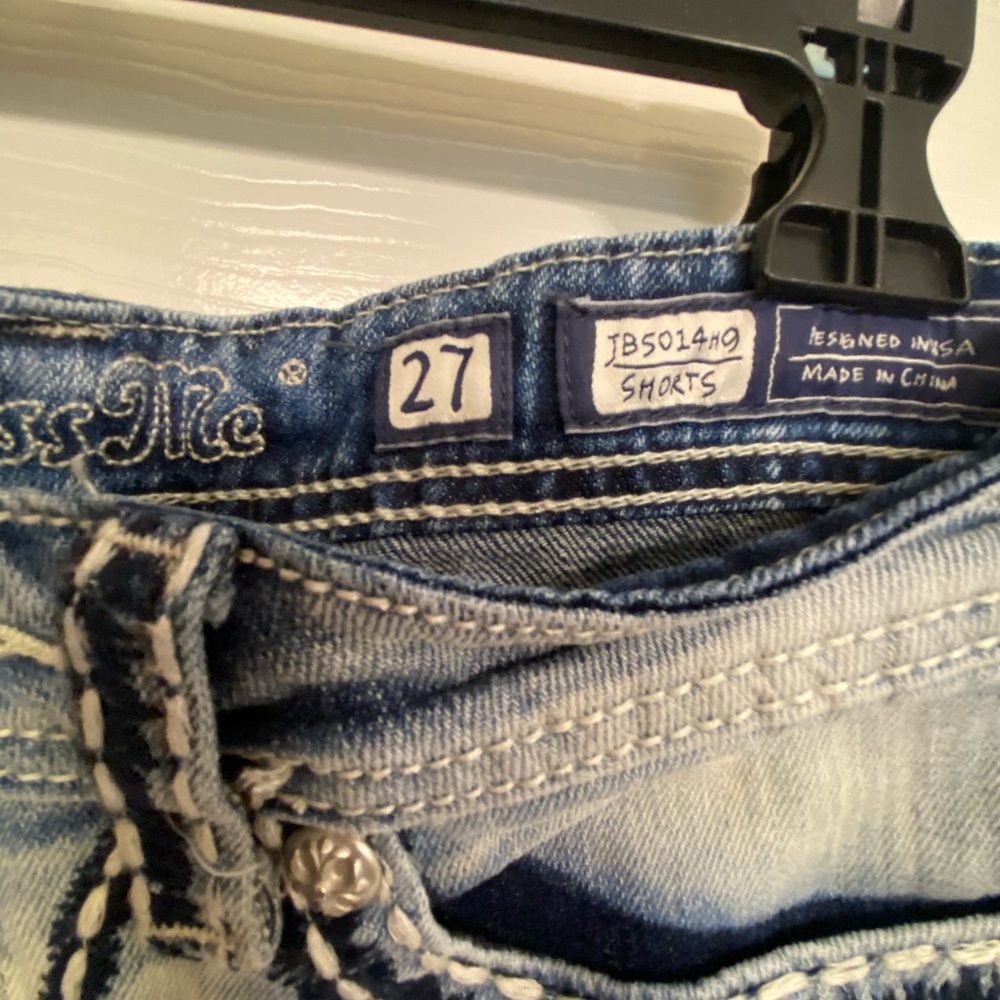 Miss Me Size 27 Shorts